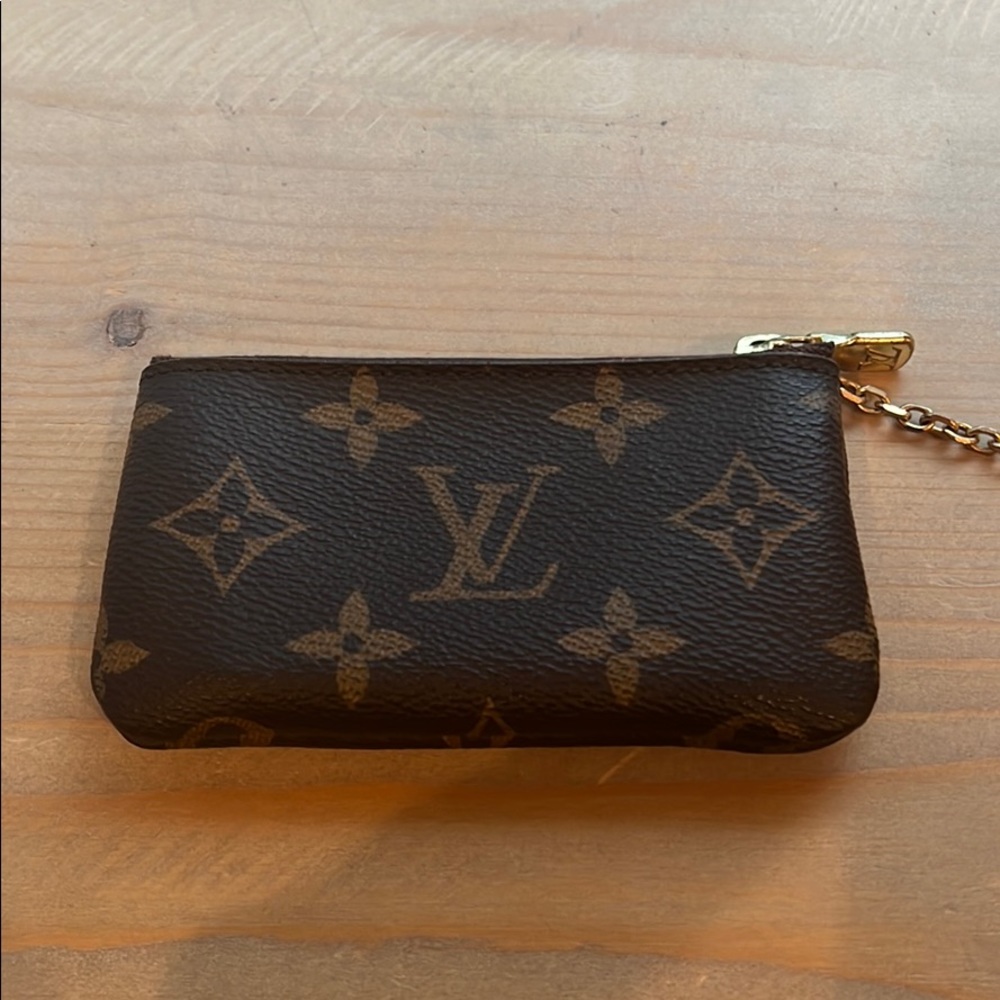 Louis Vuitton Key Pouch - Picture 3 of 8